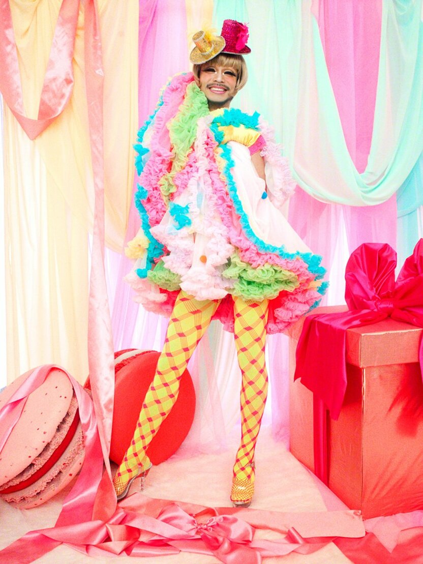 出自摄影集《TOKYO INNOCENCE》（光村推古书院，2013年） ©mika ninagawa，Courtesy of Tomio Koyama Gallery