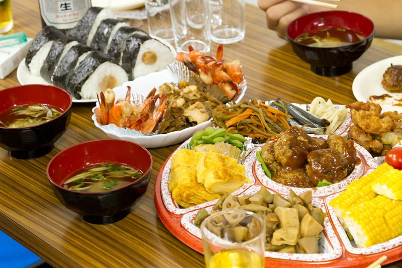 心のこもった料理が並ぶ