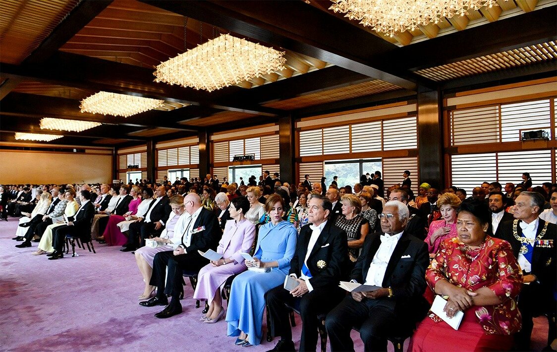 「即位礼正殿の儀」に参列した世界各国からの賓客＝2019年10月22日、皇居・宮殿「春秋の間」（時事）