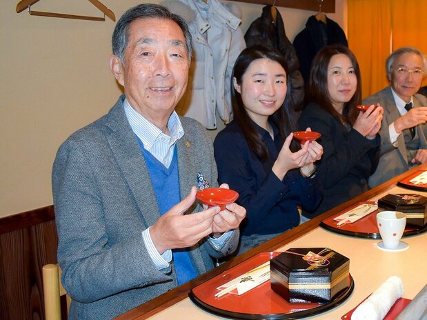 日本人的新年在饮屠苏酒中开始