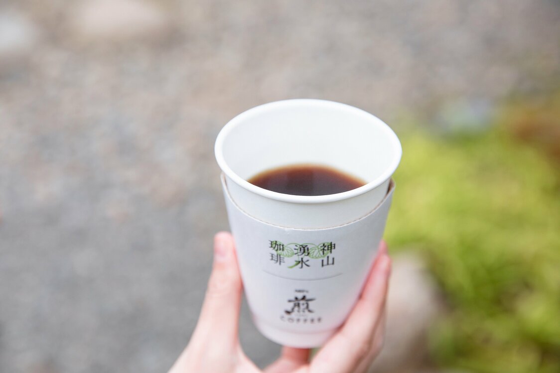 神山涌水是一种超软水，口感润滑。制作热饮或冷饮都很美味
