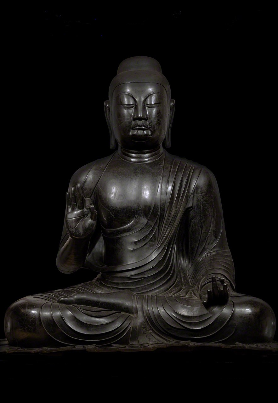 La estatua sedente del ‘nyorai’ Shaka del templo de Kanimanji