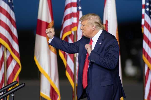 ترامب يحتفل في تجمع انتخابي. (شبكة USA Today مع Reuters Connect)