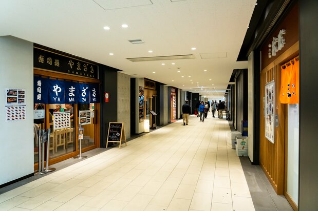 The restaurant area in the Management Facilities Building. The sushi shops can sell out of popular varieties early in the day, so don’t be late.