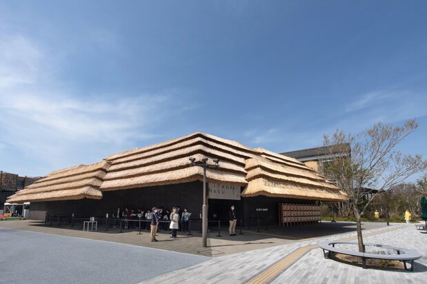 The pavilion was designed by architect Kuma Kengo. (© Nippon.com)