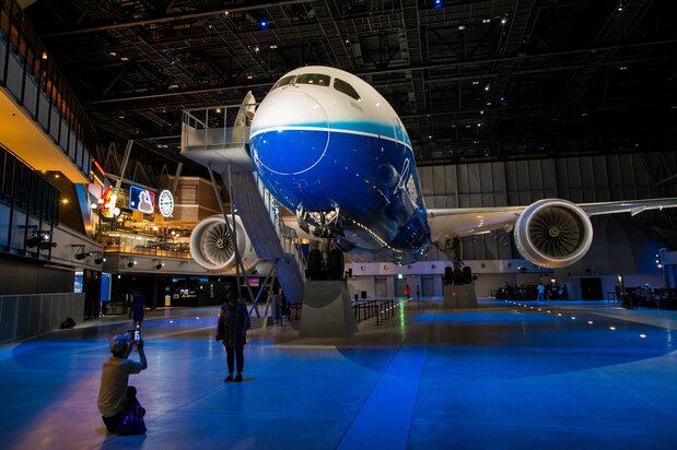 これほど飛行機を間近に見られる場所は珍しい。インスタ映えも間違いなし