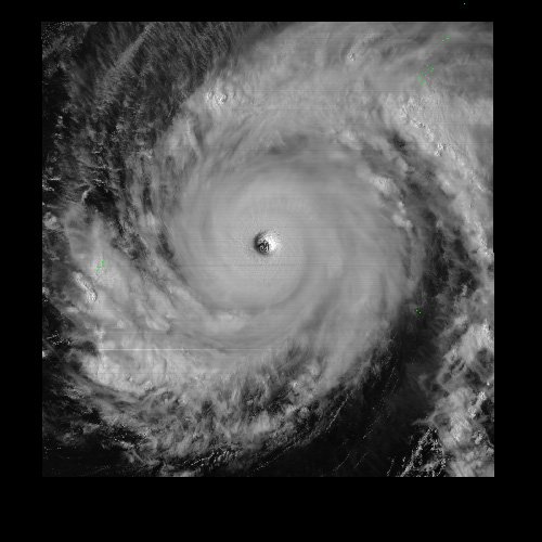 ひまわり8号の画像。台風の左巻きの渦巻きと目がくっきりと見える（気象庁）。