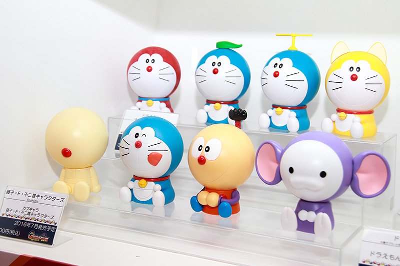 Las figuras Kapukyara de Bandai inspiradas en la obra del mangaka Fujiko F. Fujio son montadas a partir de las partes de las cápsulas cuyo diseño muestra la cara de los personajes.