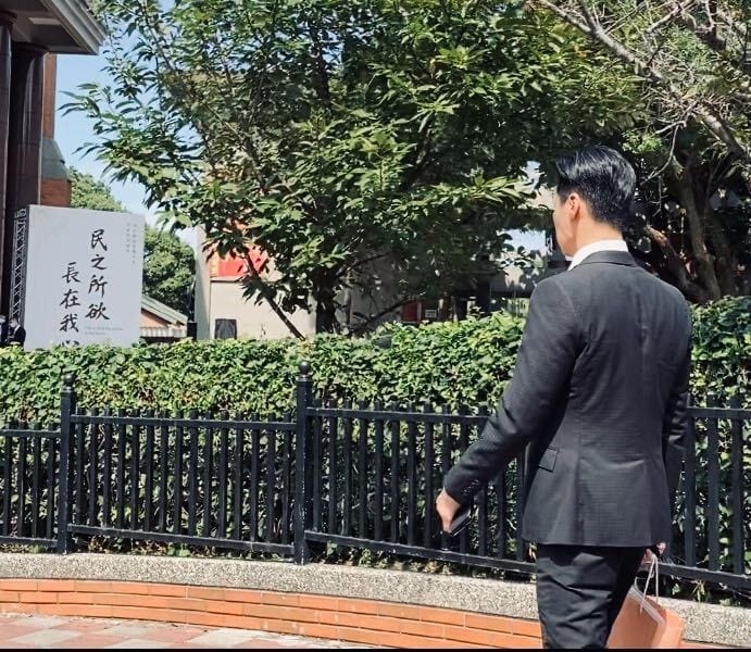 李登輝氏の追悼告別ミサに向かう。「民之所欲 長在我心」（民の欲するところ、常に我が心にあり」は李登輝氏の政治信条だった