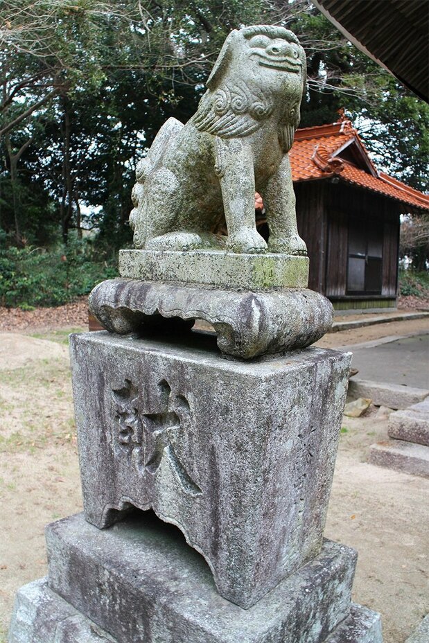 西山五郎作、津布田八幡宮の狛犬(筆者撮影)