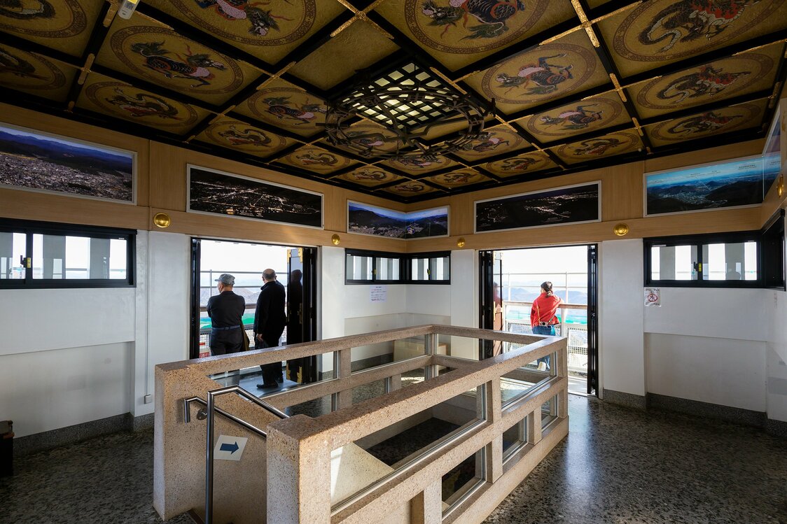 The observation floor of Gifu Castle.