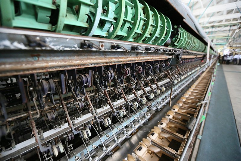 Devanadora de seda automática de la fábrica de Tomioka, en la prefectura de Gunma (fotografía cedida por Jiji Press)