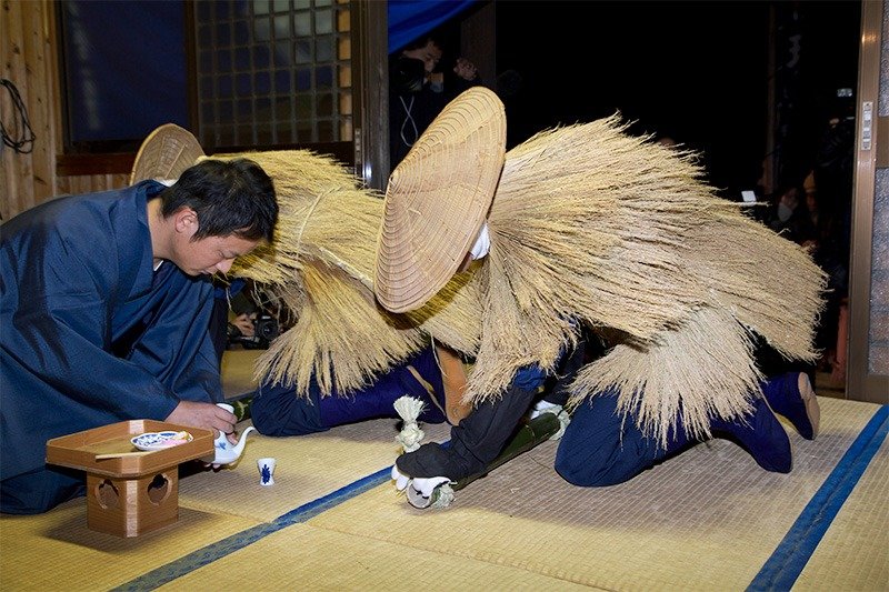 カセドリ（佐賀県）　写真提供 : 芳賀ライブラリー