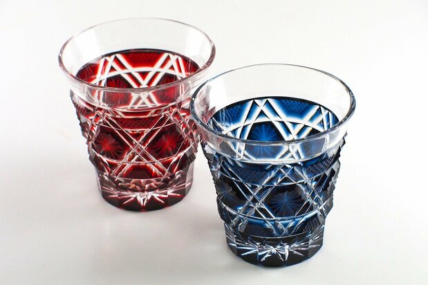 La artesanía Satsuma kiriko es un estilo popular de vidrio tallado de Kagoshima. (© Pixta)