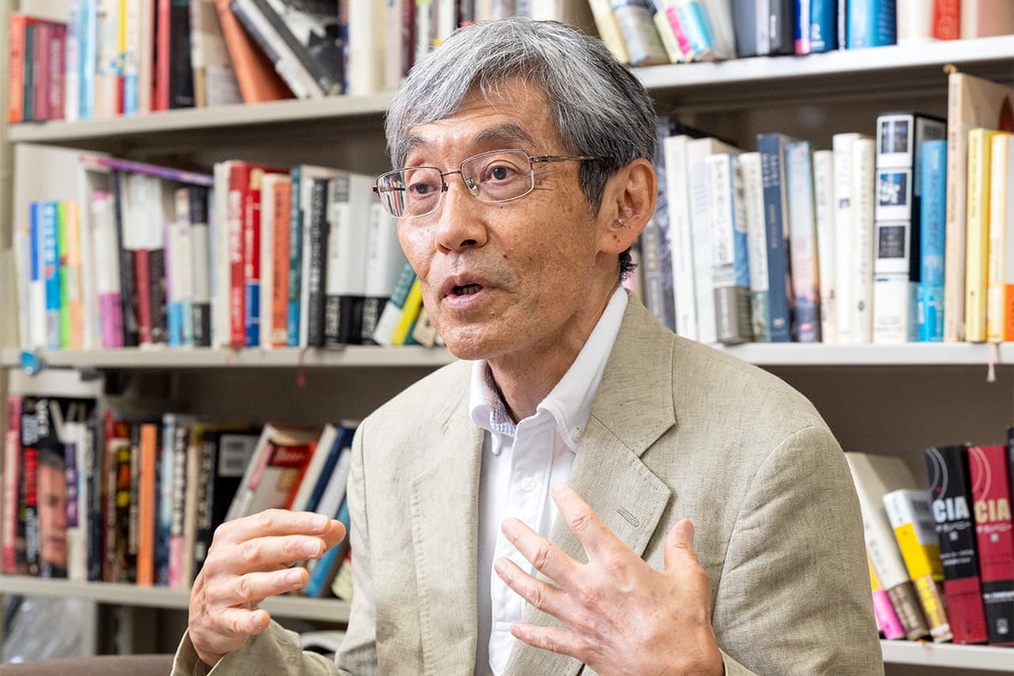 上岡伸雄教授