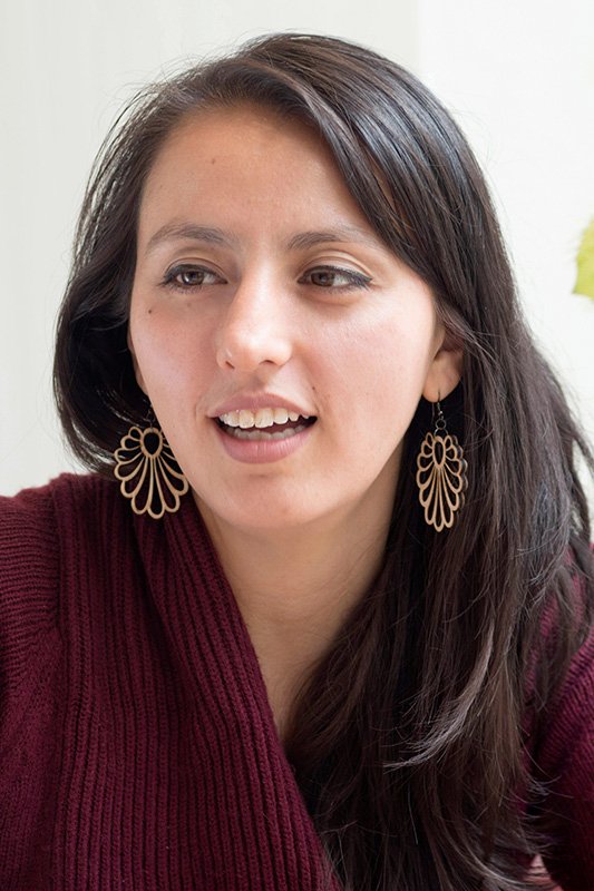 Personas con dos culturas que buscan su lugar en el mundo