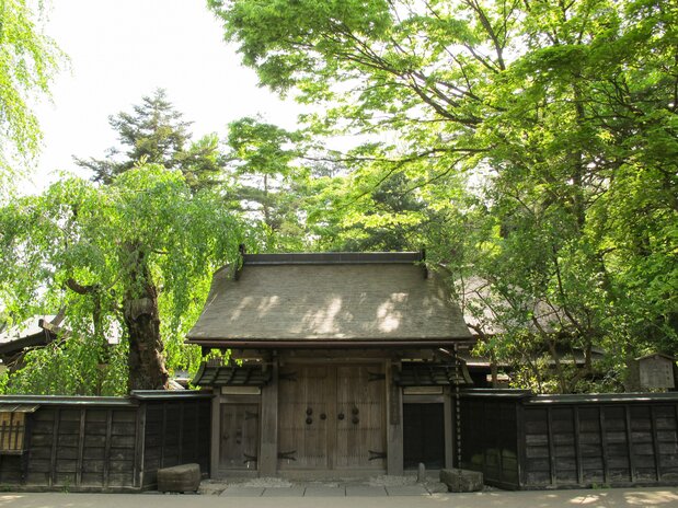 建造“药医门”，是藩国的功臣亦即上层武士家的特权  借用图片（角馆町观光协会