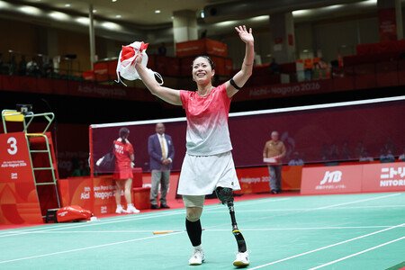 Shino Kawai wins gold in a women's badminton singles event at the Aichi-Nagoya Asian Para Games on Friday.