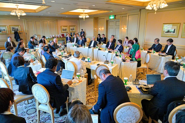Un debate celebrado en el acto de Tokio el 24 de marzo de 2026. (© Fundación Sasakawa para la Paz)
