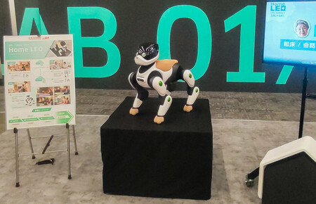 Le Japon dévoile un robot social en forme de chien pour accompagner les seniors
