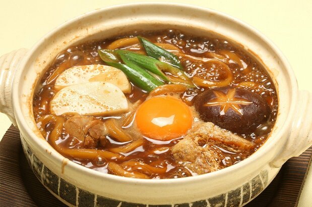 味噌煮込みうどん（写真提供：（公財）名古屋観光コンベンションビューロー）