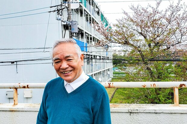 向不同国家的外国居民伸出援手的远藤武男。他说,居民的老龄化也是一个有待解决的课题(图片:熊崎敬)