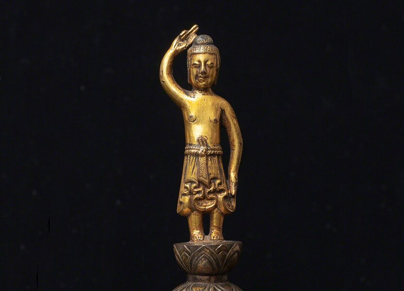 由爱知县小牧市正眼寺保存至今的诞生佛“铜造诞生释迦佛立像”（寄存于奈良国立博物馆）