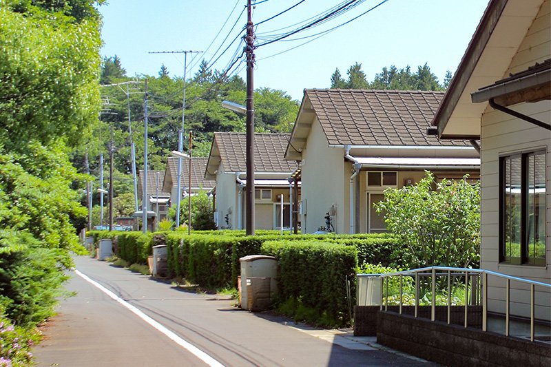 入居者地区には、長屋形式の住宅が並ぶ