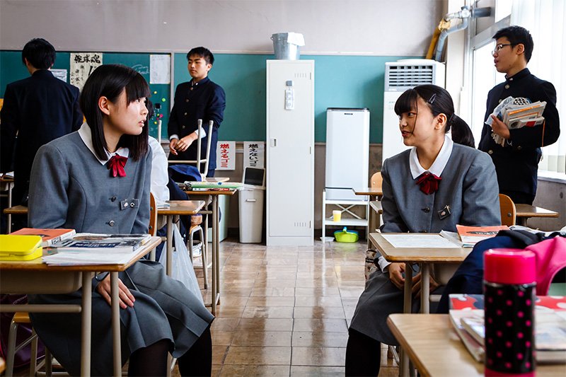 队员全都是以考入国立、公立大学和顶尖私立大学为目标的重点班学生。除了参加门球训练的周一外，平时每天都要上课到下午六点