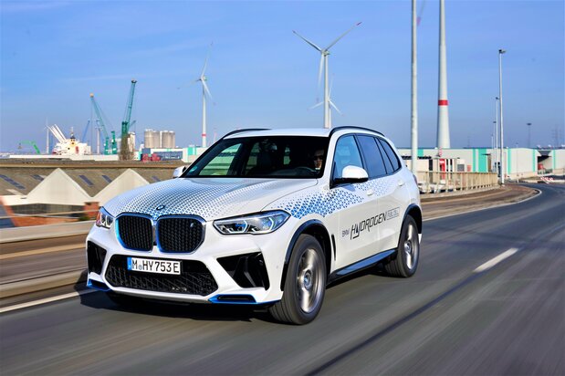 宝马公司将于2022年12月起小规模生产“iX5 Hydrogen” （图片：宝马汽车公司）