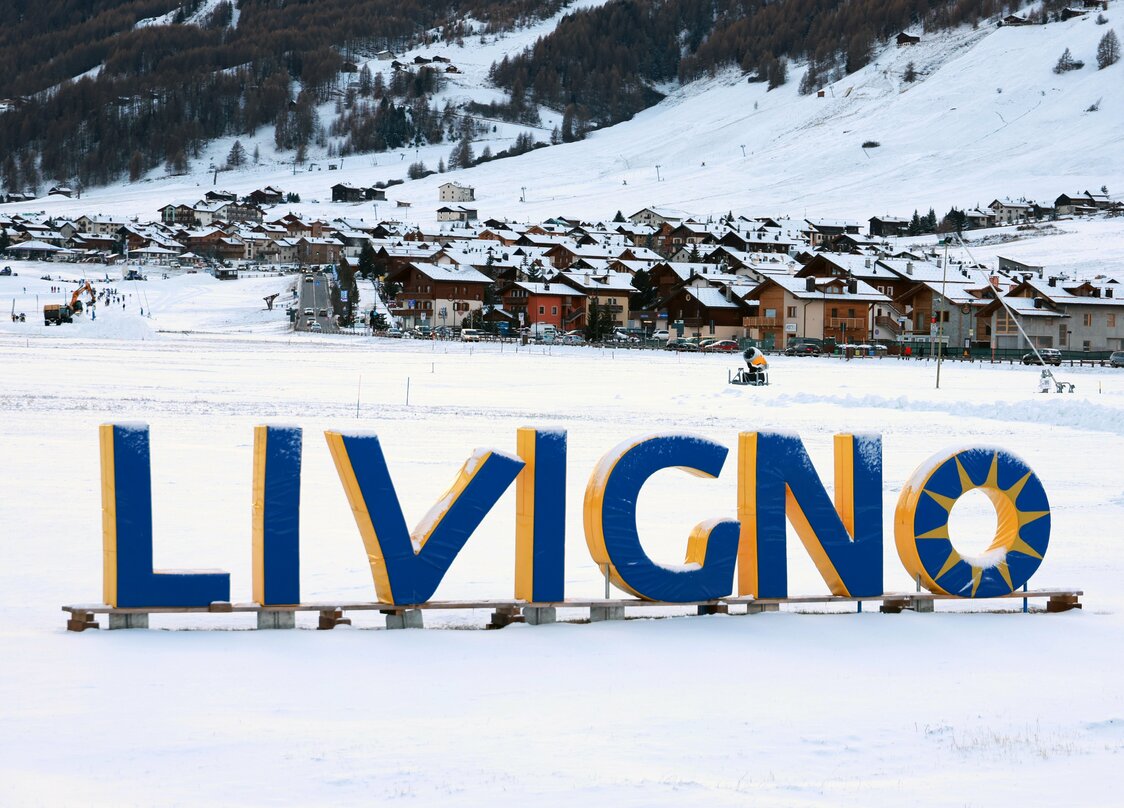 The skiing and snowboarding events at the 2026 Winter Olympics will be held in the town of Livigno in the Italian Alps, over 200 kilometers from Milano. (© Jiji)