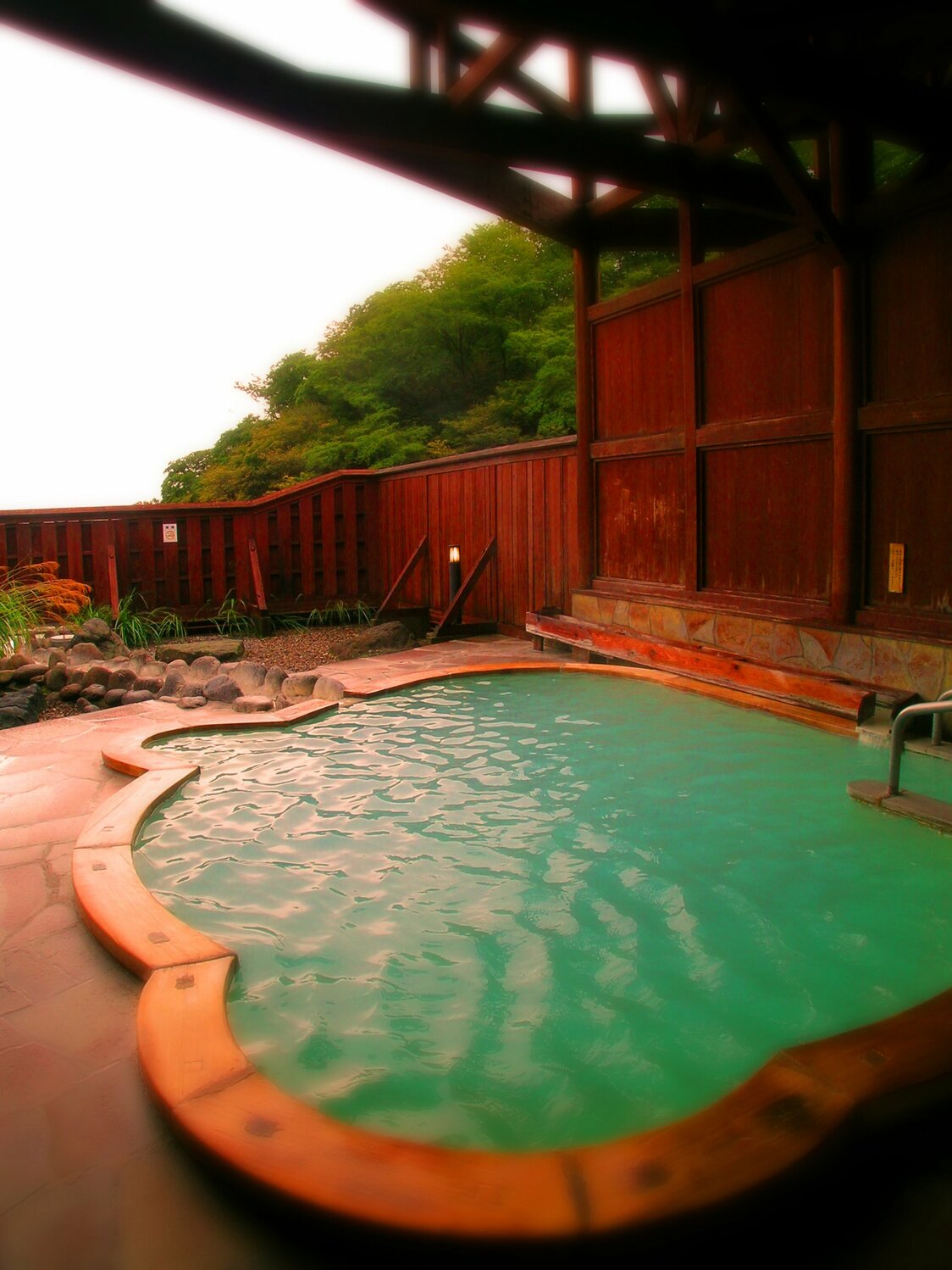 Baño al aire libre de la casa de baños públicos Attaka-yu.