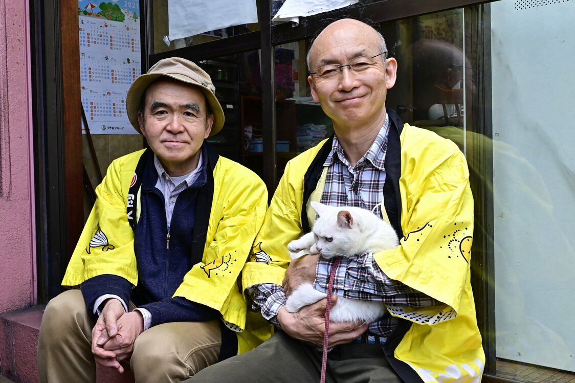 老板吉田诚一（右）和弟弟俊秋