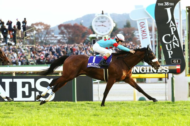 2018年のジャパンカップで驚異的なタイムで優勝したアーモンドアイとルメール騎手 JRAフォト