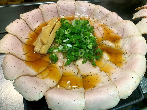 「鷹流東京醤油拉麺 蘭丸」のラーメン(鷹峰涼一さん提供)