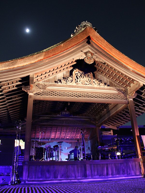 La scène sud du Nô au Nishi-Honganji, qui figure sur la liste des biens culturels importants du Japon.