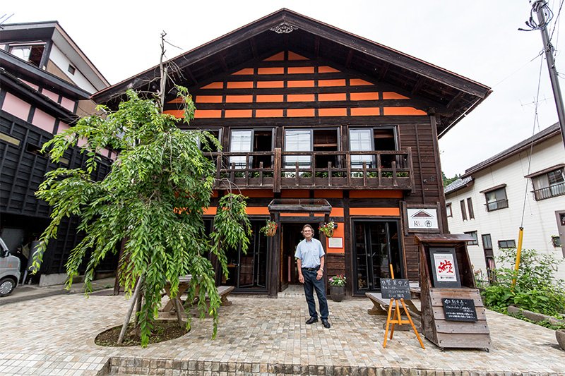 逾100年历史的老旅馆，经过改装变成了办公等多用途建筑