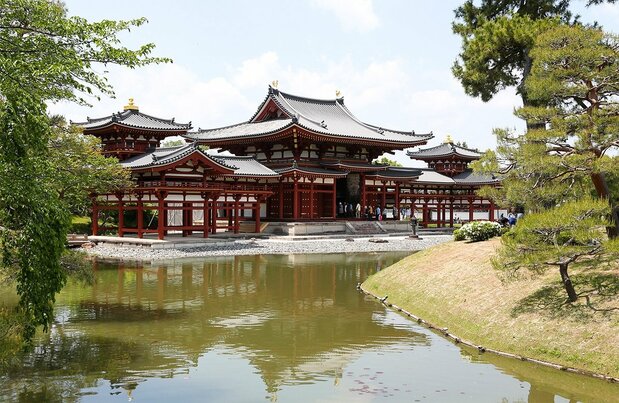宇治の平等院鳳凰堂（時事）