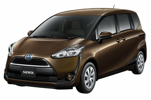 El Sienta (fuera de fabricación) es uno de los modelos de Toyota con los que se usaron vehículos de peso no reglamentario en las pruebas de impacto posterior. (© TOYOTA)