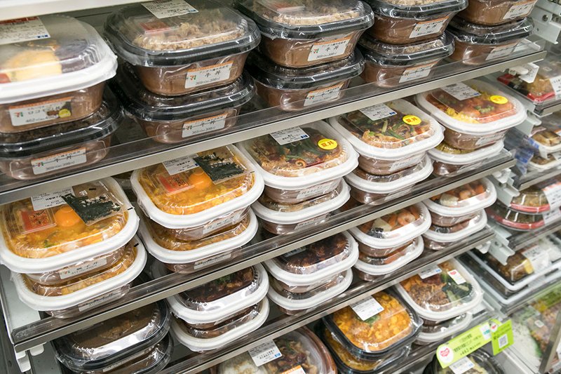 “牛肉饭”“滑蛋鸡肉饭”……，盖饭种类丰富