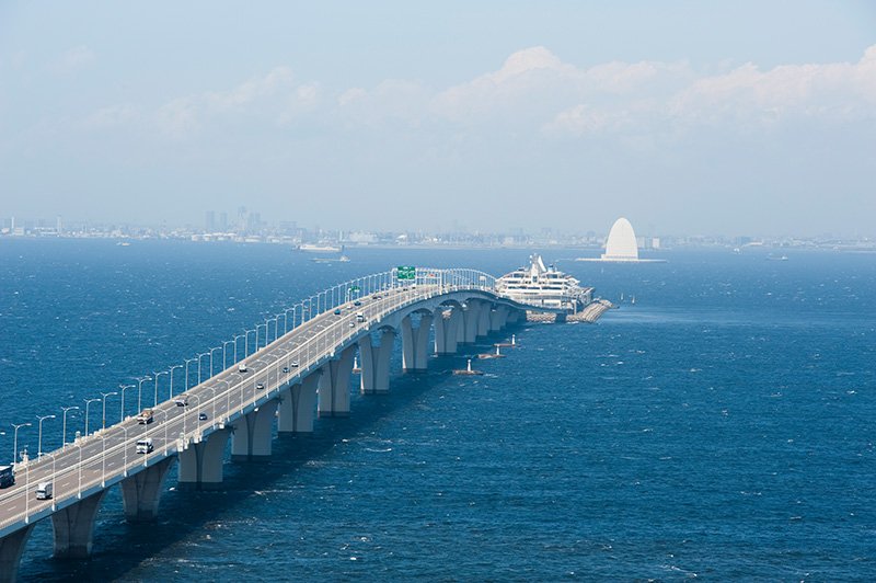 Vista aérea del área de servicio de Chiba Aqua-Line, cortesía de NEXCO Higashi Nihon