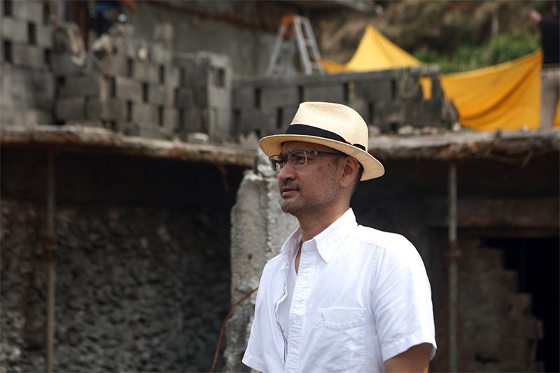 Yoshida on location in Okinawa in September 2015. © Ikari Production Committee