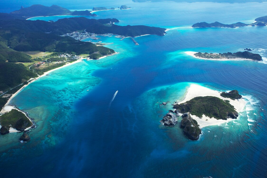座间味岛座间味村周边美丽的海洋 ©OCVB