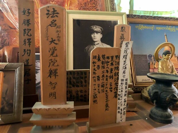 ミッチーナの寺院「スータウンピー・パヤー」に置かれた坂口さんの戦友たちの位牌