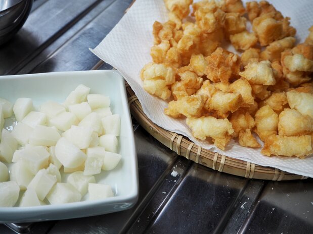 Age-mochi frits « maison » (Pixta)