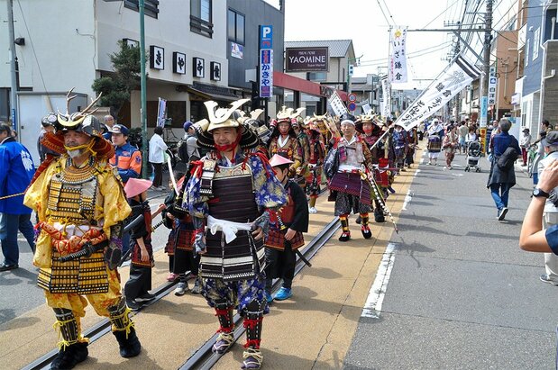 勇壮な義経まつり(満福寺提供)