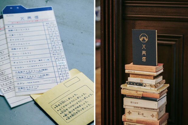 (左)図書カードをイメージしたメニュー(右)カフェ入口の目印は、積み重ねた書物
