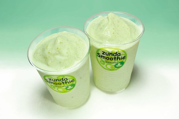 Le zunda se trouve également sous la forme de smoothie, aussi riche en goût que le zunda mochi (© Tamazawa)