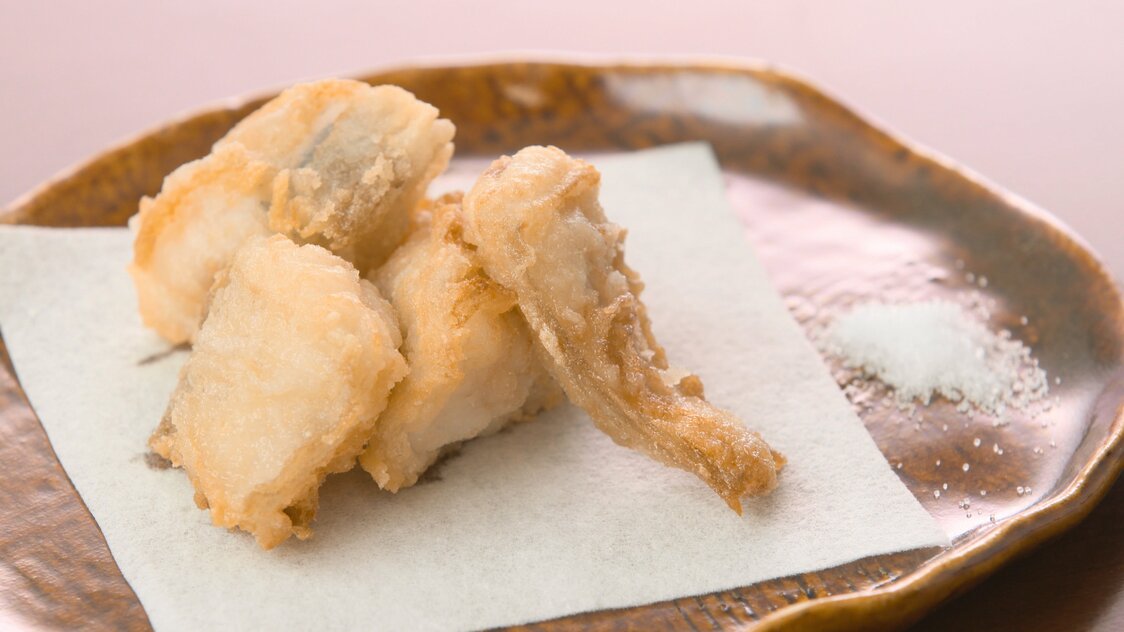 外はカリッ、中はもちっとしたゲンゲのから揚げ