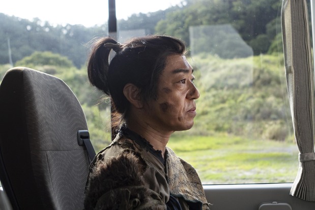 香川照之主演の『宮松と山下』。エキストラ俳優の宮松が主人公 ©2022『宮松と山下』製作委員会